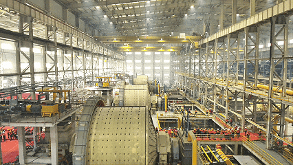 巨龙铜矿二期顺利达产后，将新增日处理20万吨矿石量产能规模，届时，巨龙一、二期单日矿石处理量整体将达35万吨，相当于再造1.3个“巨龙”，标志中国最大、全球海拔最高、入选品位最低的世界级超大型铜矿初步形成规模。